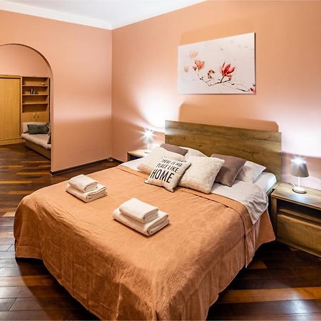 The Main Square! 2 Separated Bedrooms, Balcony Львов Экстерьер фото