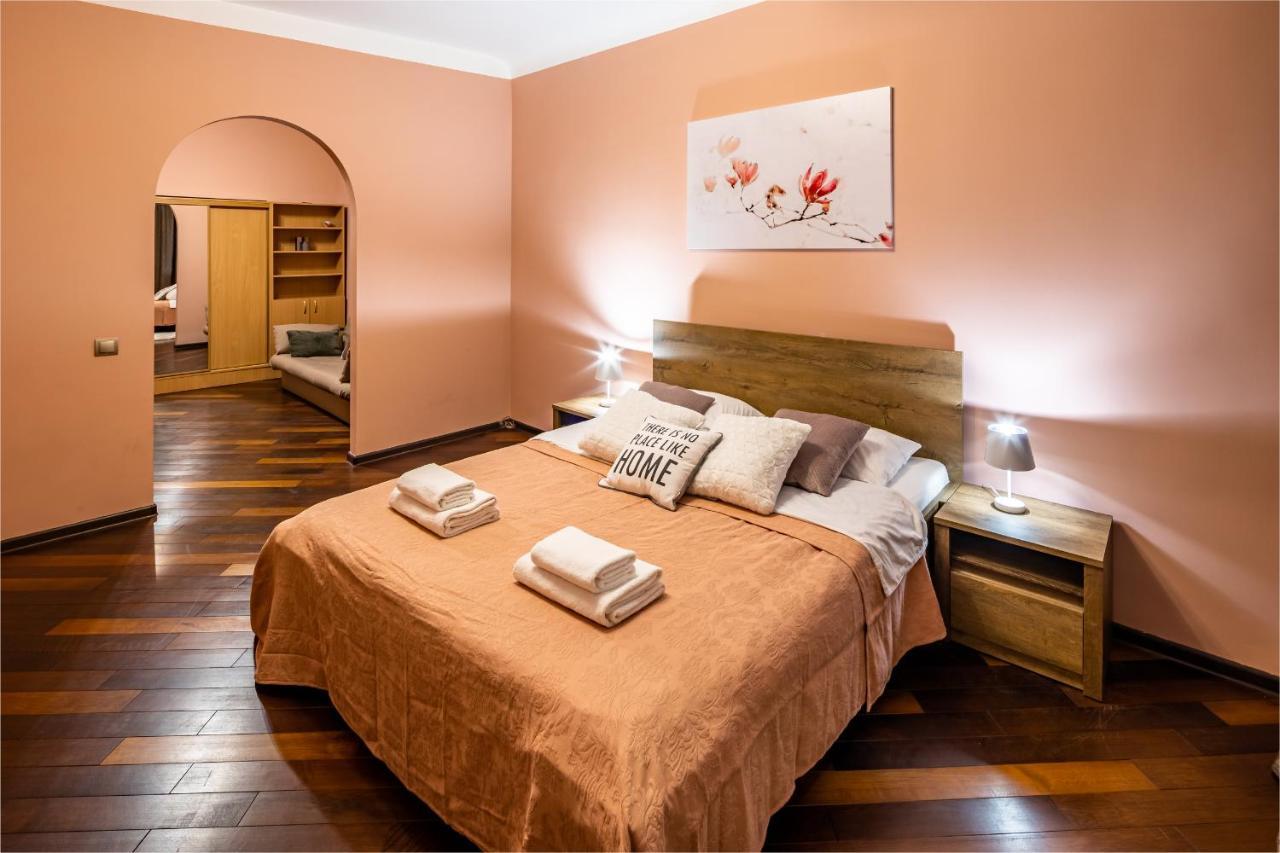 The Main Square! 2 Separated Bedrooms, Balcony Львов Экстерьер фото