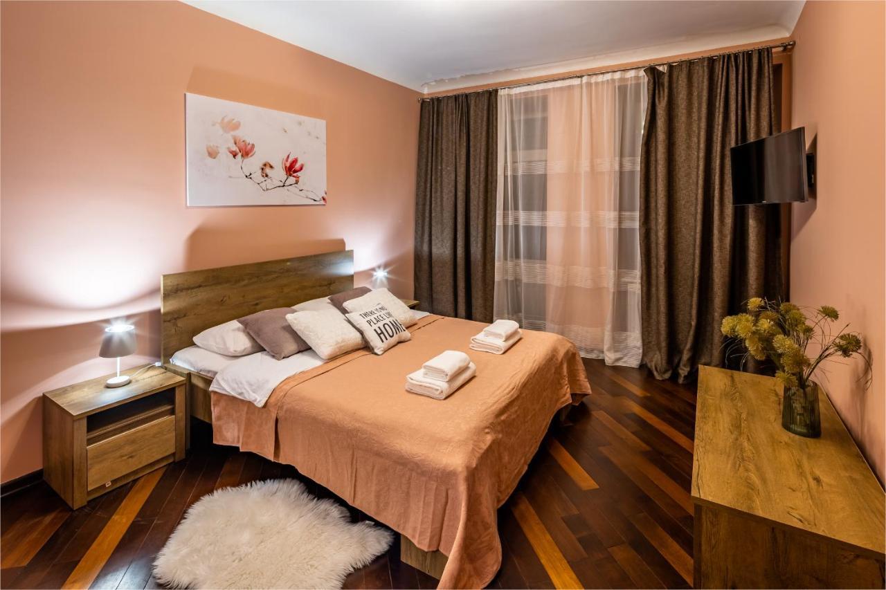 The Main Square! 2 Separated Bedrooms, Balcony Львов Экстерьер фото